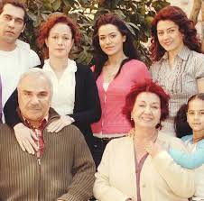 İlk sinema filmi ise cennet adlı filmdir. Fahriye Evcen Yaprak Dokumu Tv Dizileri