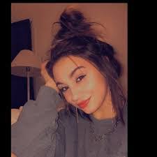 Heather Gade's Instagram, Twitter & Facebook