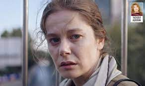 Oynadığı oyun ve reklam filmleriyle gündem olan burcu biricik, burcu biricik kimdir? Fatma Dizisindeki Performansiyla Burcu Biricik Begeni Topladi