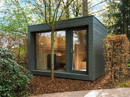 Planung, herstellung und fertigstellung von garten saunahausin einem garten saunahaus kann alles eingebaut werden, was auch in einer innensauna zu finden ist. House Of Wellness Aussensauna Saunabau In Berlin Und Brandenburg