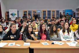 Engie romania, în parteneriat cu colegiul tehnic „mihai bravu şi asociaţia hands across românia, a lansat anul acesta un sistem de învățământ profesional dual în ale cărui clase de instalatori deja au fost admiși 60 de elevi. Colegiul Tehnic Mihai Bravu Inaco