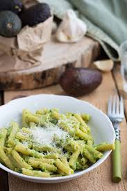 Pates Au Pesto D Avocat Vegetarien Pate Pesto Recettes Saines Avocat Recette Avocat
