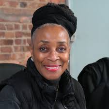 Roslyn Forbes's Instagram, Twitter & Facebook