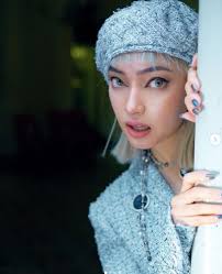 Mít có giá trị thương mại. Chau Bui Fashionista Co Ä'oi Máº¯t Ä'áº¹p Láº¡ Cháº·t Chem Ä'á»§ Kiá»ƒu Eyeliner