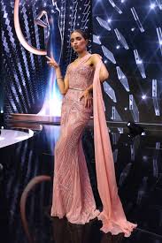After winning the miss rhode island usa competition, she went on to be crowned miss usa, and then miss universe in 2012. Zrbsjuw88ryjnm