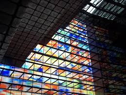Een belangrijk onderdeel van het museum is de beeld en geluid experience. Nederlands Instituut Voor Beeld En Geluid Van De Architecten Willem Jan Neutelings En Michiel Riedijk I S M Jaap Drupsteen Voor De Gekleurde Glazen Wanden Mapio Net