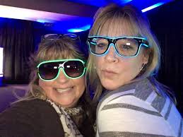 Danielle Custer (@dcbites)