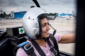 Maybe you would like to learn more about one of these? Foto Cristina Neagu A Fost Copilot Intr Un Zbor Acrobatic