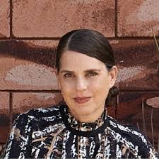 Elaine Roark's Instagram, Twitter & Facebook