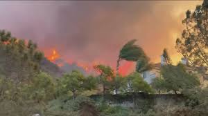 fire threatens Pacific Palisades ...