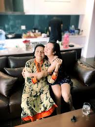Võ hạ trâm mất ăn mất ngủ khi con gái mới sinh bị vàng da sinh lý phải nằm viện điều trị. Nfuecyfw Ddhqm