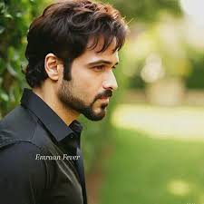 Kya bina chehra dekhe Mohabbat ho Sakti hai Btao