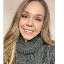 Miranda Beal's Instagram, Twitter & Facebook