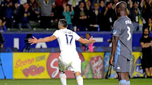 Sebastian francisco lletget is an american professional soccer player who plays as an attacking midfielder for major league soccer club la g. Sebastian Lletget Hits Late Winner As La Galaxy Edge Minnesota United Abc7 Los Angeles