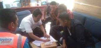 Melacak alamat lewat no meter tanpa ke kantor pln. Warga Ring 1 Blok Cepu Protes Pelayanan Pln Padangan Kumparan Com