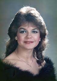 Paula Beth's Instagram, Twitter & Facebook