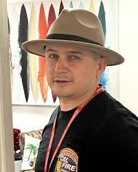 Andy Enriquez's Instagram, Twitter & Facebook