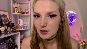 Busy B - Exclusive~ ASMR Spit Painting