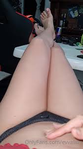 EvvaLion aka evvalion - 01-30-2021 OnlyFans Video - You can play while I  get hot touching my feet - Fetish-themed Porn video available for online  streaming on x-fetish.tube