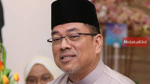 Li kiat li o'zining dastlabki ta'lim bosqichini melaka shtatining durian daun shahridagi sekolah jenis kebangsaan (c) siang lin shahrida boshlagan va keyinchalik o'rta maktabni davom ettirgan va tugatgan. Damian Yeo Letak Jawatan Sebagai Presiden Musa