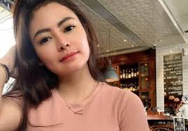 Anak elvi sukaesih, dhawiya, ditangkap setelah polisi mengintai tersangka pacarnya, muhammad. 10 Artis Yang Ditangkap Terkait Kasus Narkoba Di Tahun Ini