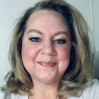 Laura Boller's Instagram, Twitter & Facebook