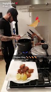 In june, zayn and perrie got matching tattoos and zayn got an arm tattoo of a woman wearing a beanie, which he confirmed as perrie a few months later. Zayn Malik Covers Perrie Edwards Tattoo Teen Vogue