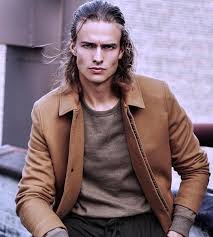 Long hair with a part is a great. 75 Best Shoulder Length Hairstyles For Mena In 2021