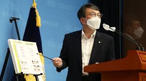 윤석열 신임 검찰총장 후보자의 재산 상당 부분이 부인 김건희 코바나컨텐츠 대표의 명의라는 사실이 전해지며 김건희 대표와 코바나컨텐츠에도 관심이 쏠리고 있다. ê¹€ì˜ê²¸ ê¹€ê±´í¬ ê¹Œë¥´ë ì— ì†Œìž¥ì „ ì´ë ¥ í—ˆìœ„ Sbs ë‰´ìŠ¤