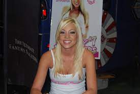 File:Shawna Lenee at AVN Adult Entertainment Expo 2008 (3).jpg - Wikimedia  Commons