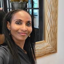 It's raining, it's pouring, which KFC meal are you enjoying?! 🌧️Tell us  your favourite rainy day meal from KFC for a chance to win an umbrella! ☂️  Contest ends Friday, October 4th