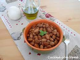 Come cuocere i fagioli secchi metterli in una casseruola d'acciaio bombata con i manici e a fondo spesso, magari sopra ad una retina spargi fiamma perché il bollore, una volta raggiunto, sia appena accennato. Come Cuocere I Fagioli Secchi Cucina Con Nene