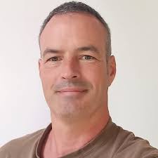 Learning Computer Architecture with a Visual Simulation of RISC-V  Processors