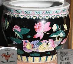 Large vintage late 20th century chinese export porcelain jardinière, fish bowl or planter interior and exterior enameled design of fish. Chinese Fish Bowl Planter
