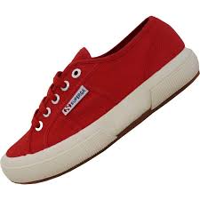 Coming at you with over a century's heritage, superga knows how to take an iconic look and run with it. Superga 2750
