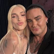 Cheryl Socha's Instagram, Twitter & Facebook