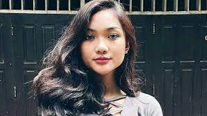 Kerap Tampil Seksi, Ini 5 Foto Marion Jola Pakai Seragam Sekolah -  Entertainment Fimela.com