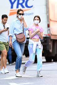 Once they are in the public domain they are available for everyone and i source the location in which i found them. Der Style Von Suri Cruise Gala De
