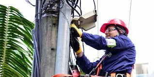 En el intento de robo a una fundidora de oro en medellín. Copper Mafia Kicking Medellin Off The Grid Internet Provider