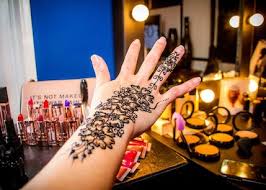 Our naturally talented artist is available for private appointments, parties, weddings….just about any special event or function planned. Henna Tattoo Artist Cape Town Bookings