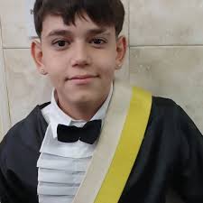 Nuestros abanderados, y egresados 2025. Hoy fueron los protagonistas de la  Casa Más Famosa, G.H. Cisneros...nominado y eliminado. Gracias por esta  propuesta actualizada y significativa para los chicos!!!