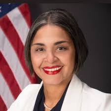 Diana Reyna's Instagram, Twitter & Facebook