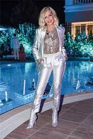 Η άννα βίσση και ο μπάμπης στόκας συναντιούνται σε ένα υπέροχο ντουέτο με τίτλο «κι όμως δεν . Anna Vissi Anna Bissh Facebook