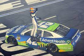 Harvick runs wide in turn three. Nascar Charlotte Kyle Larson Gewinnt Open Und All Star Race