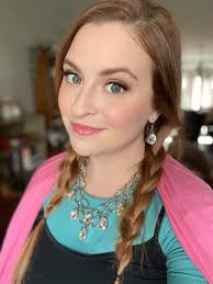 This Anna looks so real we had to look out of windows to make sure there is  no apocalypse outside. Thanks a lot for sharing your absolutely stunning  work, EzioMaverick! Original: https://bit.ly/3crJZOd #