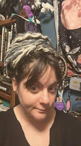 Who installs dreadlock extensions in Elk Grove Village, IL?