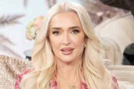 Sutton Stracke Reportedly Requested Security While Filming Real Housewives  After Erika Jayne's Threats