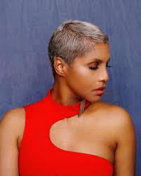 Nov 18, 2020 · many people with naturally curly hair like toni braxton turn to pixie cuts to rid their hair of extra weight and to lessen drying time. Toni Braxton On Twitter Red Y For The Holidays