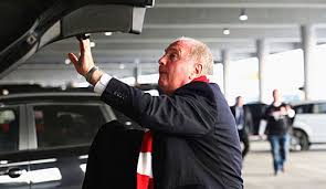 Dabei spielt es keine rolle, ob es sich um ein neues oder ein gebrauchtes fahrzeug handelt. Der Fall Uli Hoeness