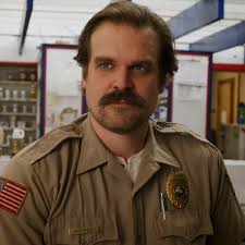 These 'Stranger Things' 3 Hopper Theories Show That Fans Have So Much Hope  He's Still Alive